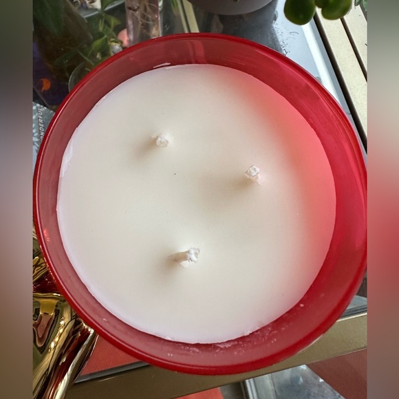 Bath & Body Works - Winter Candy Apple Bow Lid Candle - Picture 6 of 8
